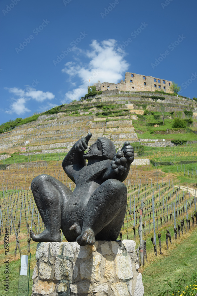 Bacchus Weingott Wein Denkmal Skulptur Burg Staufen Breisgau