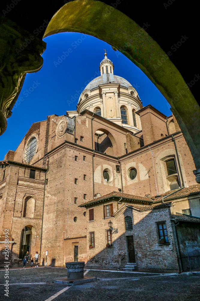 Italien Mantua Basilica Di Sant Andrea Stock Photo Adobe Stock