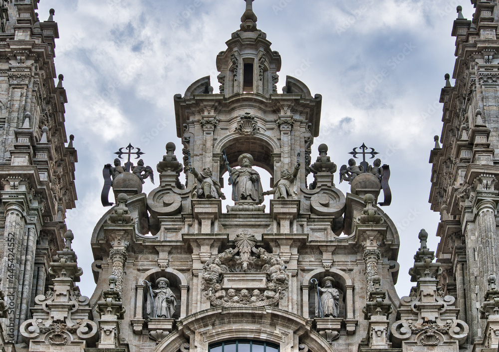 Primer Plano Parte Alta Fachada Del Obradoiro En La Catedral De