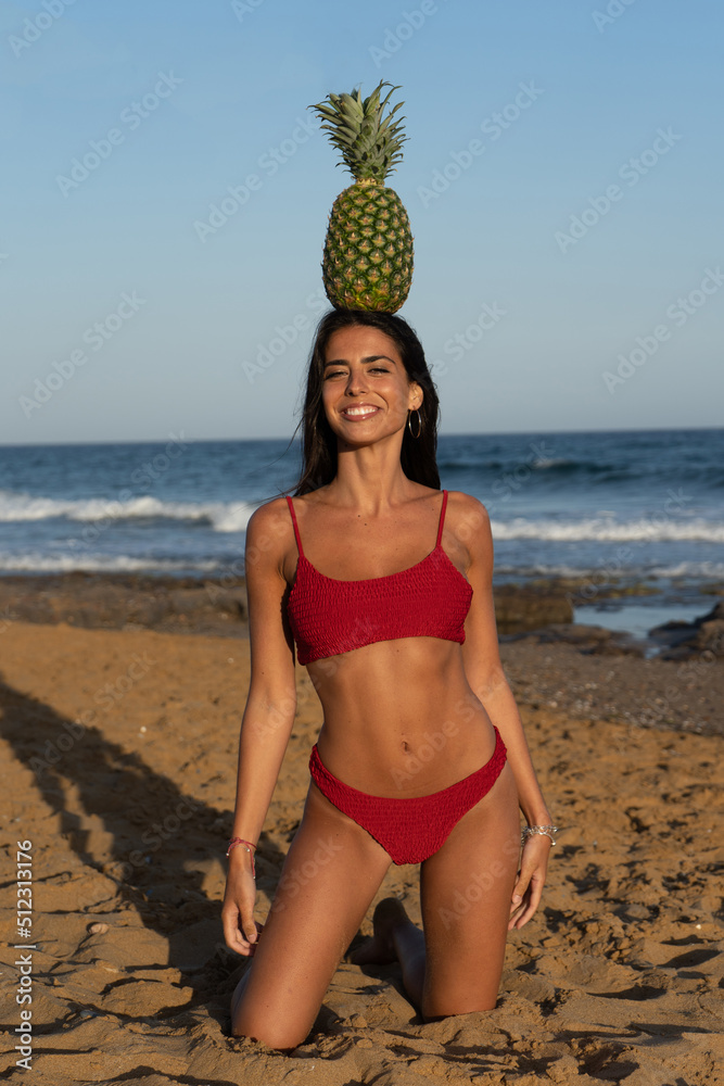 Dos Chicas Pasando Un Dia En La Playa En Bikini Y Traje De Ba O Stock Photo Adobe Stock