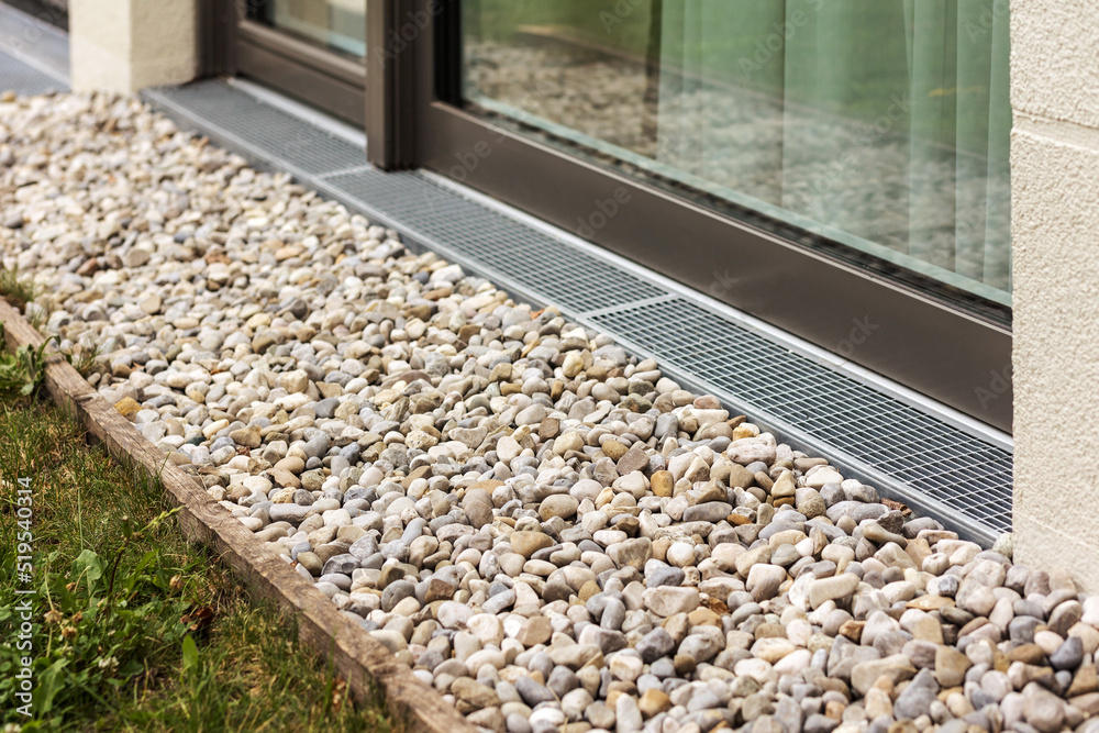 Drain Stones Drainage Floor Pebbles For Drain Around Perimeter Of