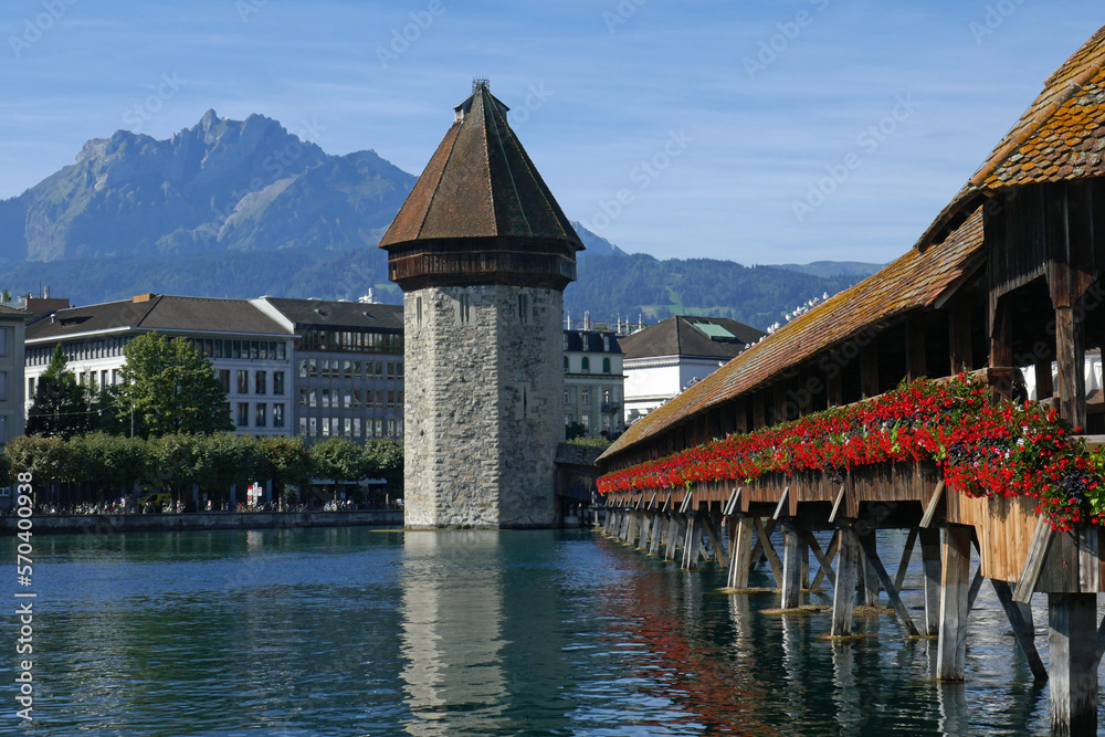 Kapellbr Cke Und Wasserturm In Luzern Stock Adobe Stock