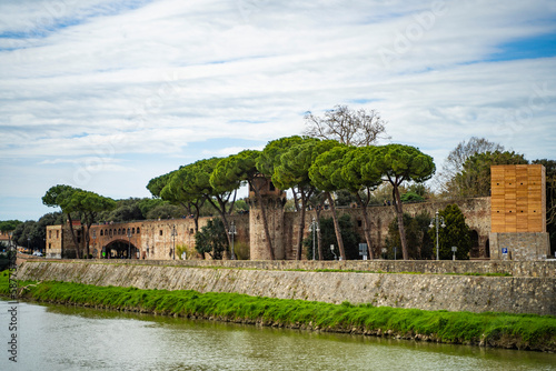 drzewa budynki uliczki piza  zabytki spacer bolonia włochy rzym