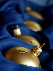 Wall Mural - gold christmas balls