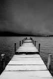 Fototapeta Perspektywa 3d - jetty view in black & white