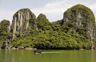 vietnam: halong bay