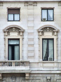 Fototapeta Londyn - ornate decorative windows