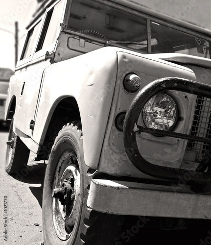 stary-land-rover-retro-fotografia