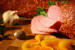 gentle ham with yellow pepper and garlic
