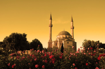 mosque with two minarets in baku, azerbaijan at su