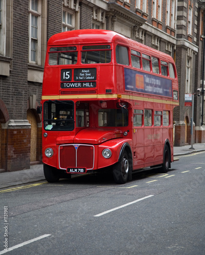 Naklejka - mata magnetyczna na lodówkę Dwupiętrowy czerwony londyński autobus