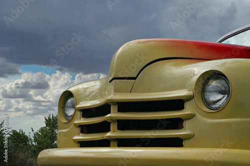 Naklejka - mata magnetyczna na lodówkę yellow classic car