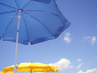blue and yellow umbella