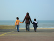 © corinne bertholino - promenade en bord de mer
