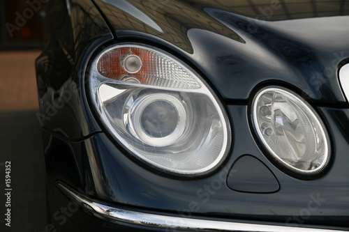 Fotografía  headlamp of expensive car