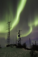 Wall Mural - two antennas under two aurora arcs