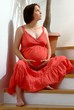 schwangere in rot | pregnant in red