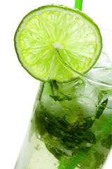 Wall Mural - mojito cocktail isolated on white background