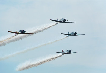 Sticker - formation of four vintage airplanes