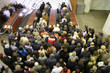 escalator crowd