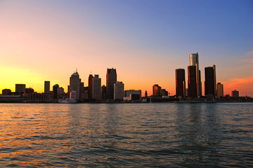 detroit skyline at sunset