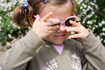 Wall Mural - girl in sunglasses