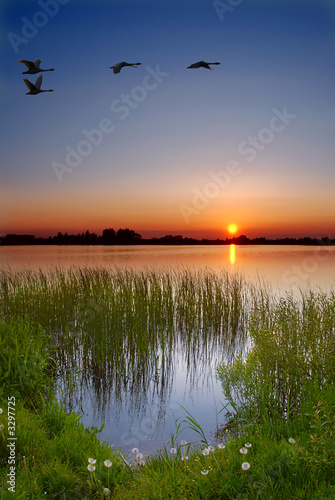 Foto-Lamellenvorhang - sunset by the lake (von Jaroslaw Grudzinski)