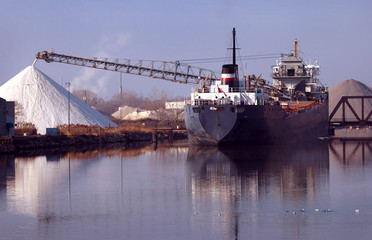 salt ship, unloading