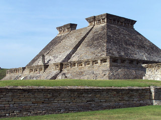 Wall Mural - pyramid of tajin