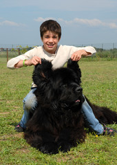 Wall Mural - jeu d'enfant avec son chien