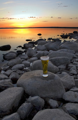 Wall Mural - a cold beer in the light of the northern midnight sun