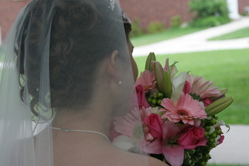 Canvas Print - smell beautiful flower bouquet wedding veil bride hair