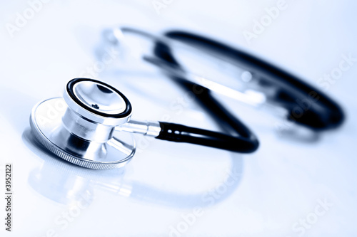 Fotografie, Obraz Beautiful silver stethoscope with reflection and blue tint