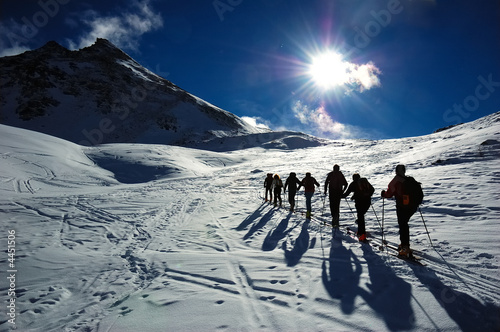 Obraz w ramie BACKCOUNTRY SKIERS