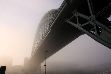 Fototapete - The fog on the Tyne