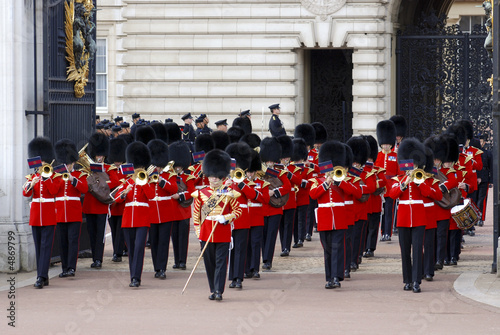 Cuadros en Lienzo Guard Change at Buckingham Palace