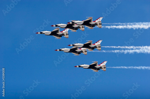 Fotomural F-16 Thunderbird jets flying in formation