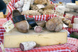 © Olivier-Tuffé - Produits frais sur le marché : fromages et charcuteries