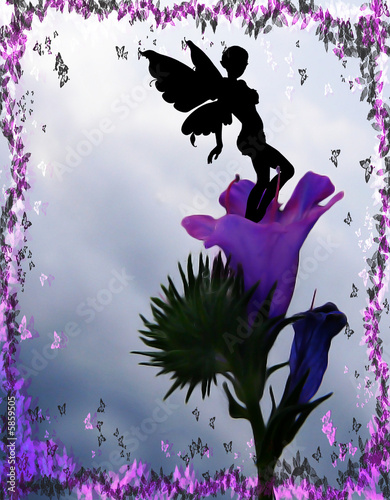 fantastyczny-plakat-z-fioletowymi-motylami-i-wrozka