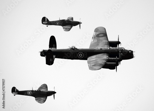 Bomber and escorts shot taken from above! Slika na platnu