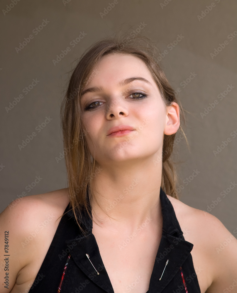 teen model Pretty Teen model makes a face の Stock フォト | Adobe Stock
