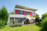 Fototapeta  - Haus mit Garten