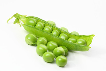 Canvas Print - peas isolated on white background macro close up