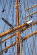 Masten eines Segelschiffes im Hamburger Hafen