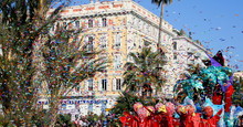 Carnaval  De Nice, Scène De Rue