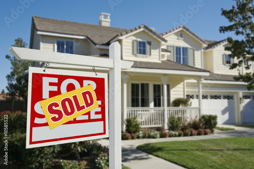 Fotomural Sold Home For Sale Sign and House