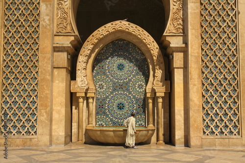 Fotomural Fountain by the Hassan II Mosque in Casablanca, Morocco