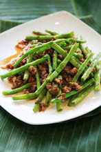 Asian Style Stir-fried String Beans With Beef