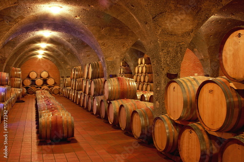 Cuadros en Lienzo Weinkeller, Eichenfässer, Barrique, Rotwein, Toskana