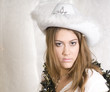 canvas print picture - Mädchen mit Hut in weiß